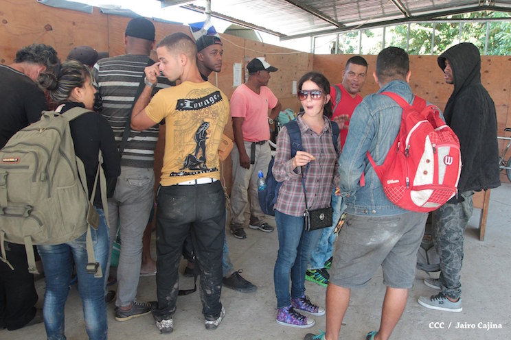 Coyotes nos engañan y nos dejan tirados, dicen inmigrantes cubanos