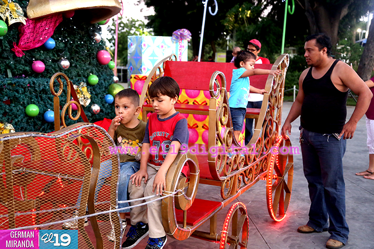 Llega la Navidad al parque Luis Alfonso Velásquez Flores