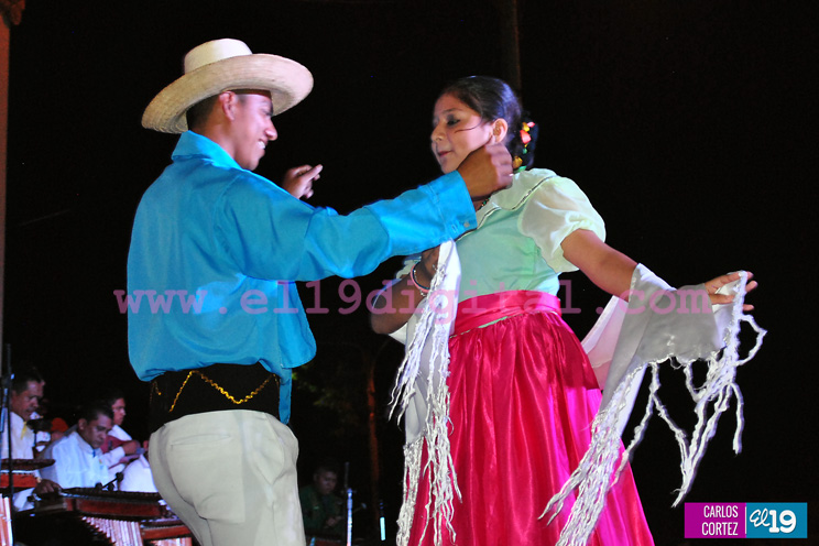 Homenajean en Masaya a los hermanos Palacios, pioneros de la Marimba