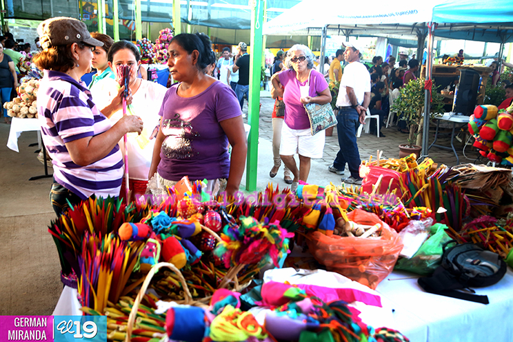 Ambiente mariano se traslada a la Feria de la Economía Familiar