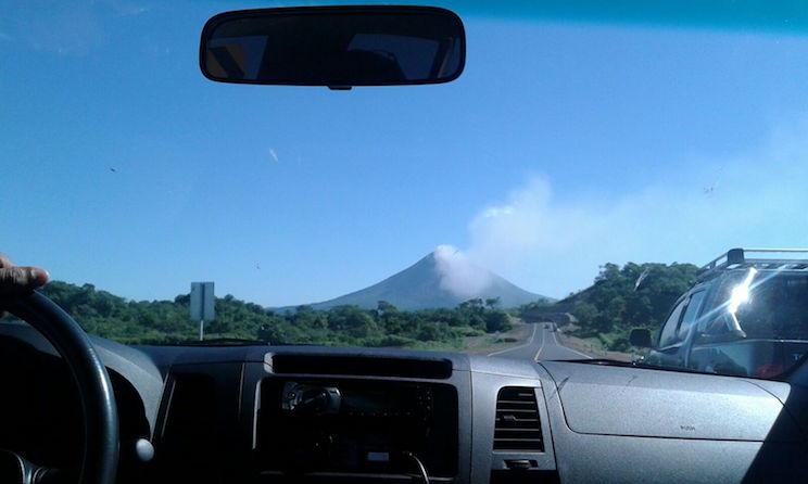 Momotombo activado: volcán emana cenizas y gases
