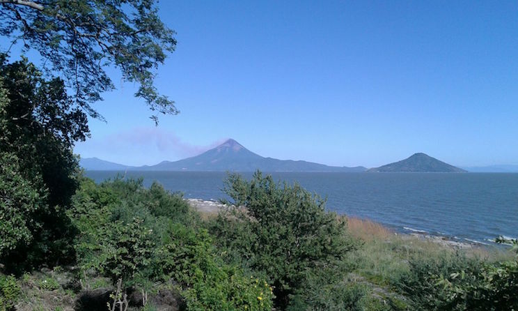 Momotombo activado: volcán emana cenizas y gases