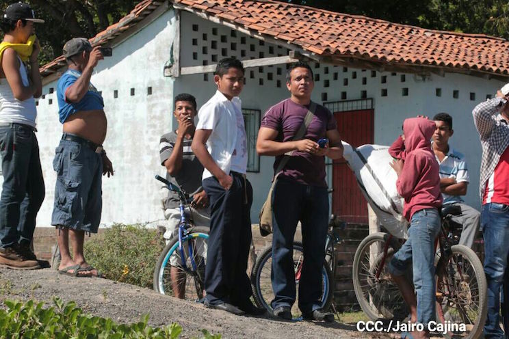 Momotombo activado: volcán emana cenizas y gases