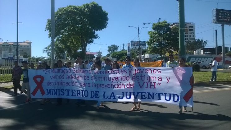 Realizan caminata en el Día Internacional de Lucha contra el VIH