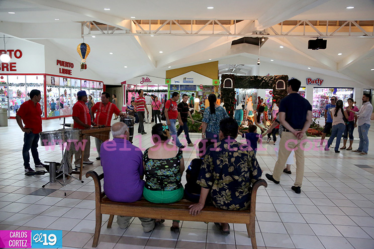 Centro Comercial Managua celebra noches de compras