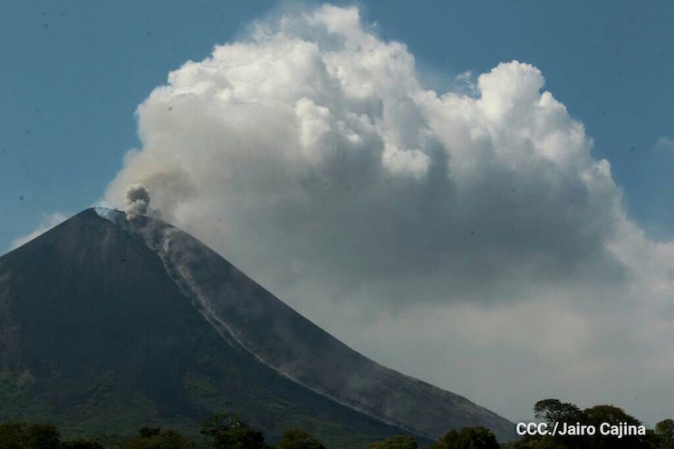 Gobierno pendiente ante nueva explosión en el Volcán Momotombo