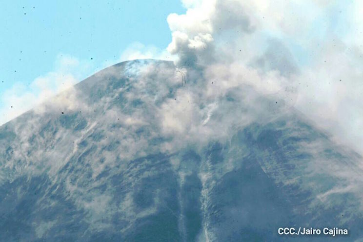 Gobierno pendiente ante nueva explosión en el Volcán Momotombo