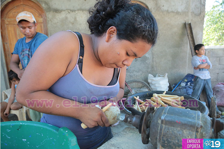 Artesanos de Masaya presentan variada oferta de productos tradicionales para la Gritería y purísimas