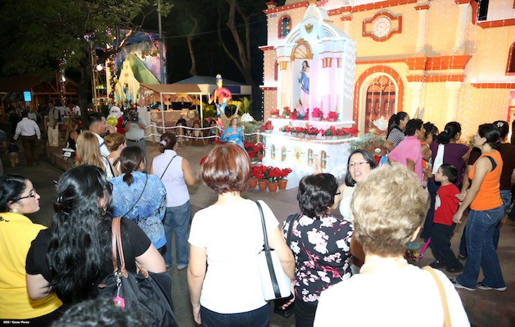 Delegados Internacionales de Turismo recorren Avenida de Bolívar a Chávez