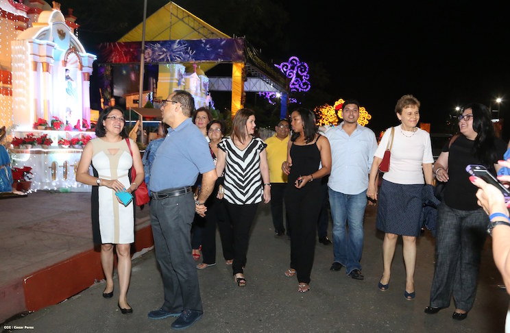 Delegados Internacionales de Turismo recorren Avenida de Bolívar a Chávez