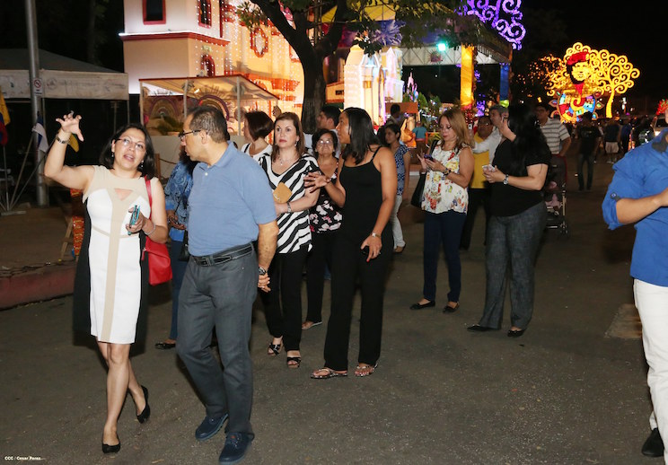 Delegados Internacionales de Turismo recorren Avenida de Bolívar a Chávez