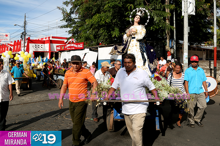 Comerciantes del Mercado de Masaya entregan ofrenda a Virgen María