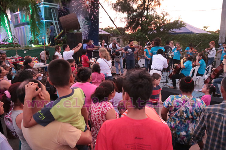 Avenida de Bolívar a Chávez se viste de gala en vísperas de la Purísima