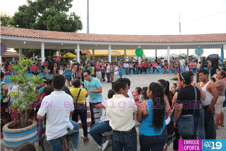 Avenida de Bolívar a Chávez se viste de gala en vísperas de la Purísima