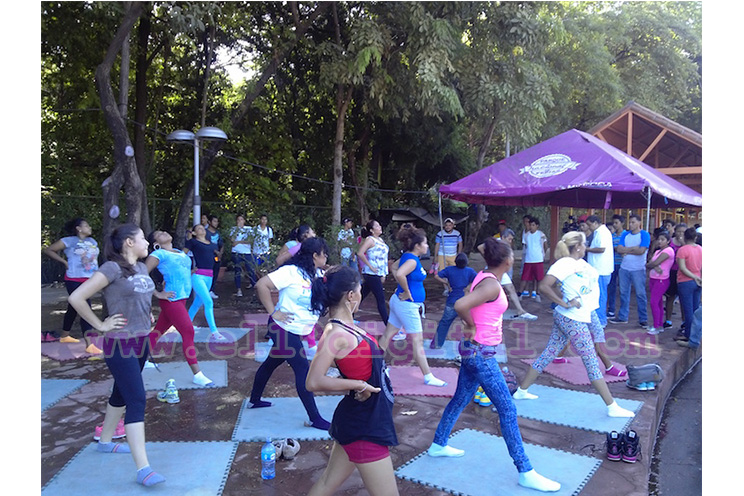 Un domingo por la mañana en la Avenida de Bolívar a Chávez