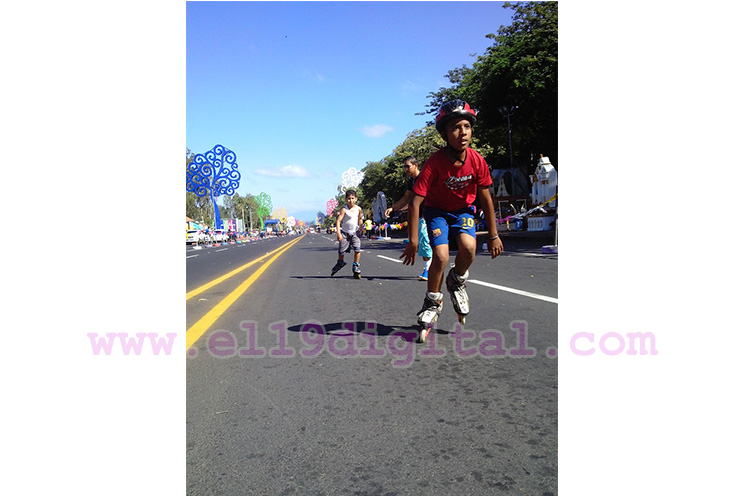 Un domingo por la mañana en la Avenida de Bolívar a Chávez