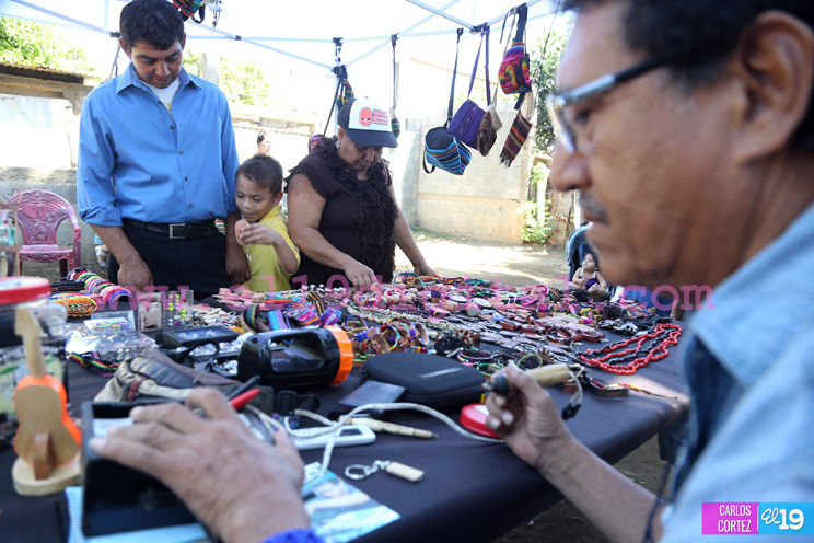 Ferias Solidarias Comunitarias en barrio Carlos Núñez