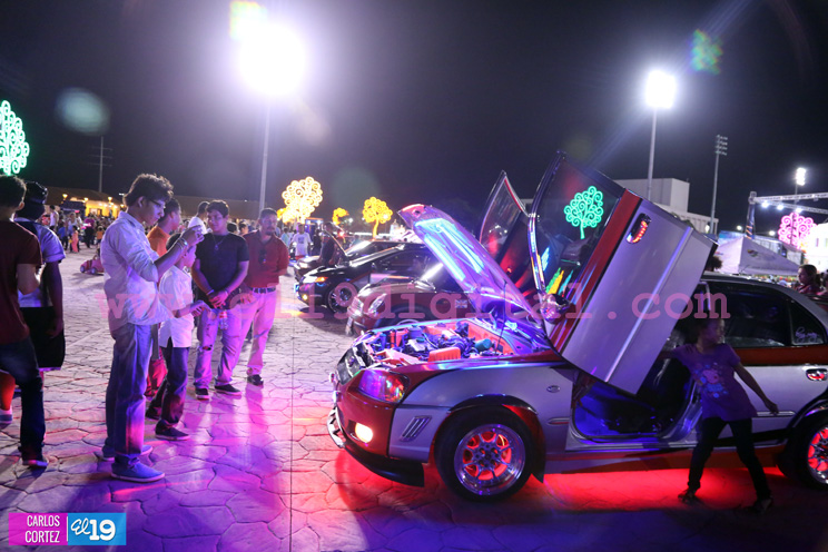 Festival de autos modificados atrae a miles en Paseo de los Estudiantes