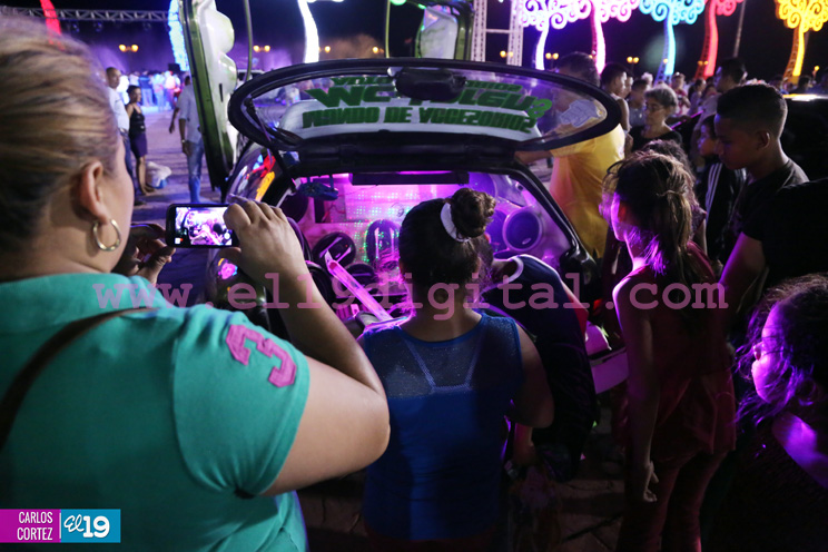Festival de autos modificados atrae a miles en Paseo de los Estudiantes