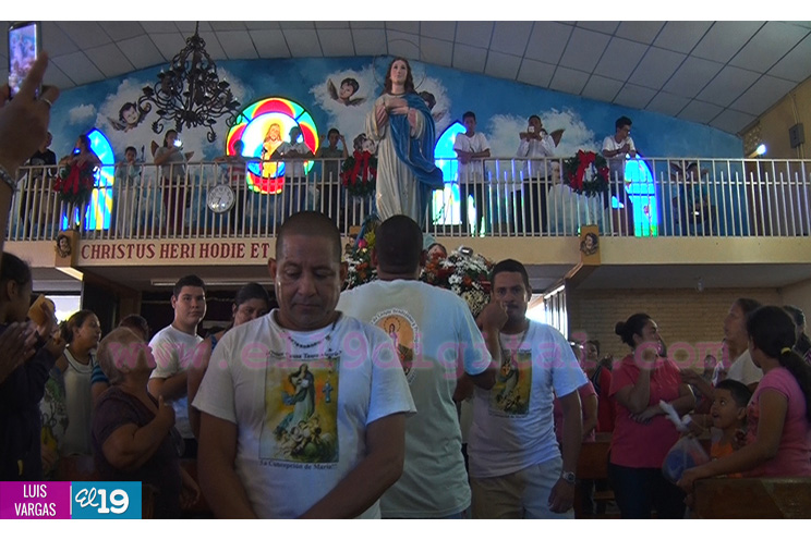 Desborde mariano en honor a la Purísima Concepción se vivió en barrio Monseñor Lezcano