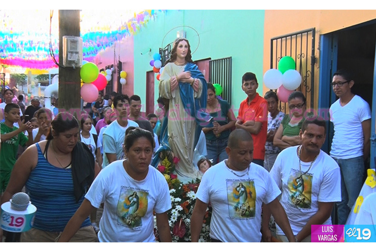 Desborde mariano en honor a la Purísima Concepción se vivió en barrio Monseñor Lezcano