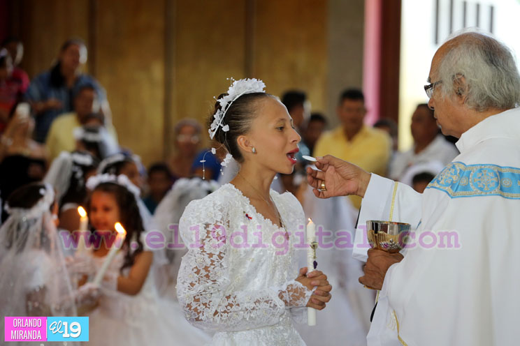Celebran Primeras Comuniones en Catedral Metropolitana de Managua