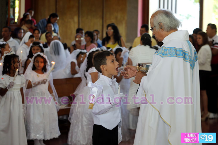 Celebran Primeras Comuniones en Catedral Metropolitana de Managua