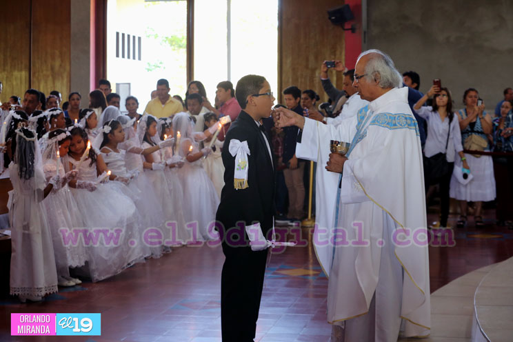 Celebran Primeras Comuniones en Catedral Metropolitana de Managua