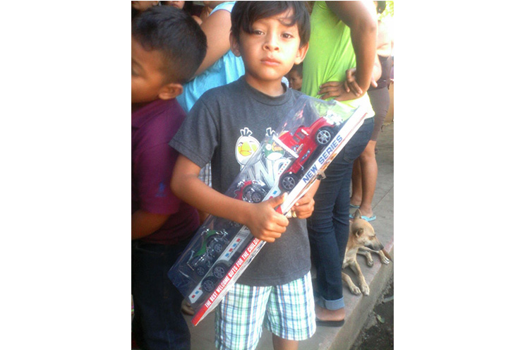 Niñas y niños empiezan a recibir sus juguetes, afirma Rosario