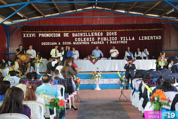 Colegio Villa Libertad celebra XXXVI Promoción de Bachilleres 2015