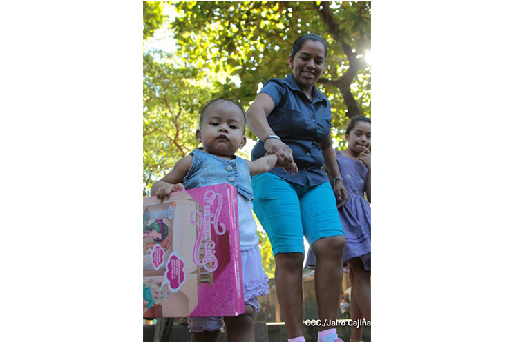 Gobierno Sandinista entrega juguetes a niños y niñas de Chinandega