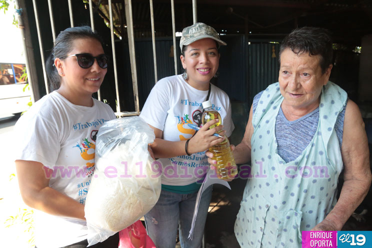 Miles de paquetes alimentarios son entregados a familias capitalinas