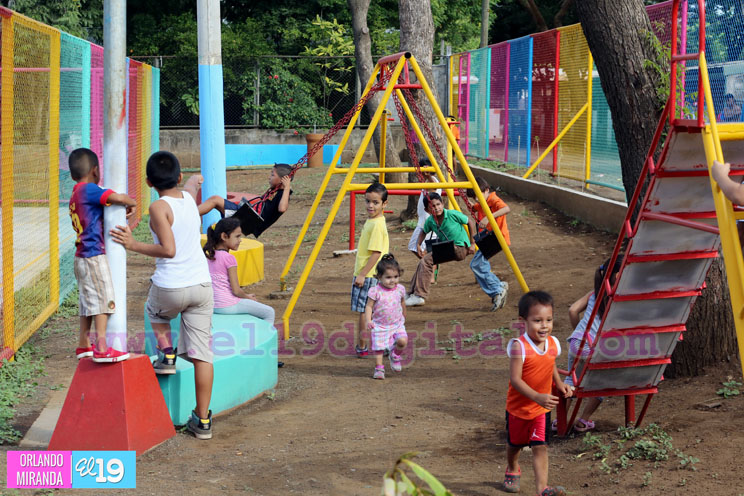 Familias inauguran mejoras integrales del parque en el Barrio El Recreo
