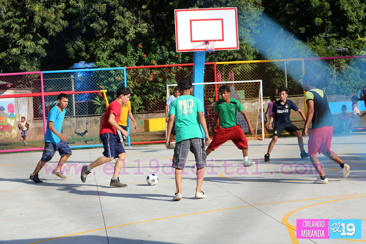 Familias inauguran mejoras integrales del parque en el Barrio El Recreo