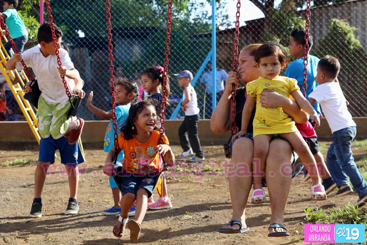 Familias inauguran mejoras integrales del parque en el Barrio El Recreo