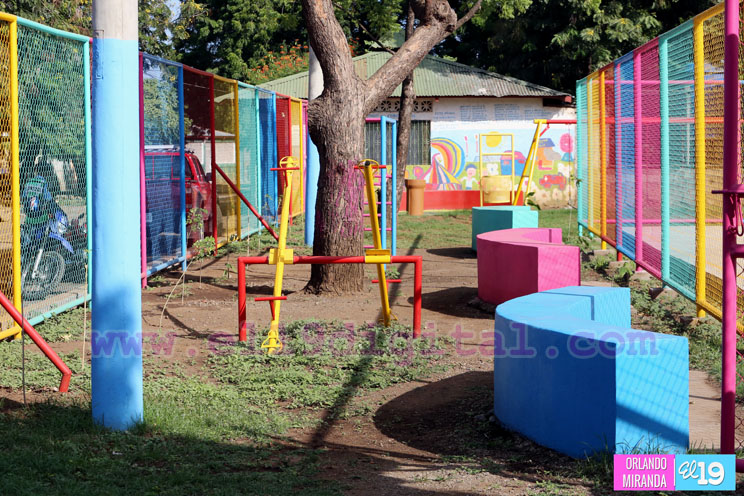 Familias inauguran mejoras integrales del parque en el Barrio El Recreo