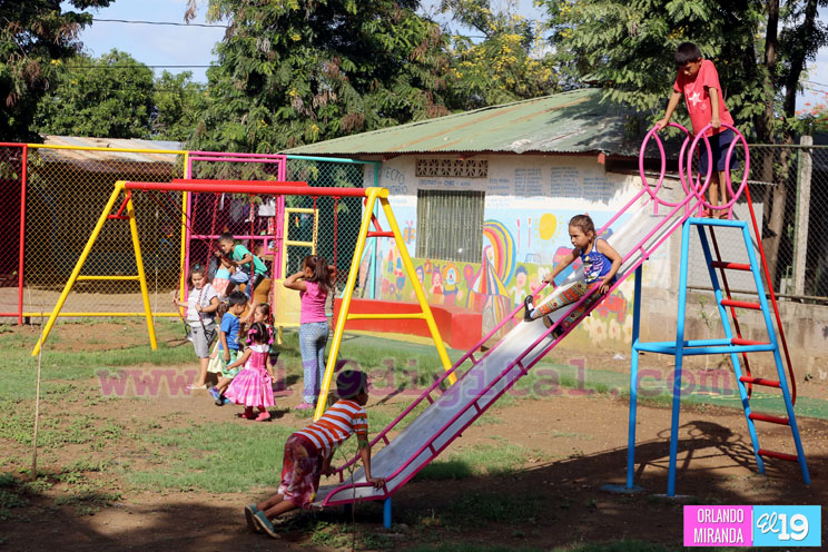 Familias inauguran mejoras integrales del parque en el Barrio El Recreo