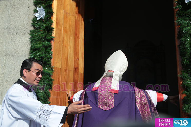 En el inicio del año de la Misericordia iglesia abre Puerta Santa en Catedral de Managua