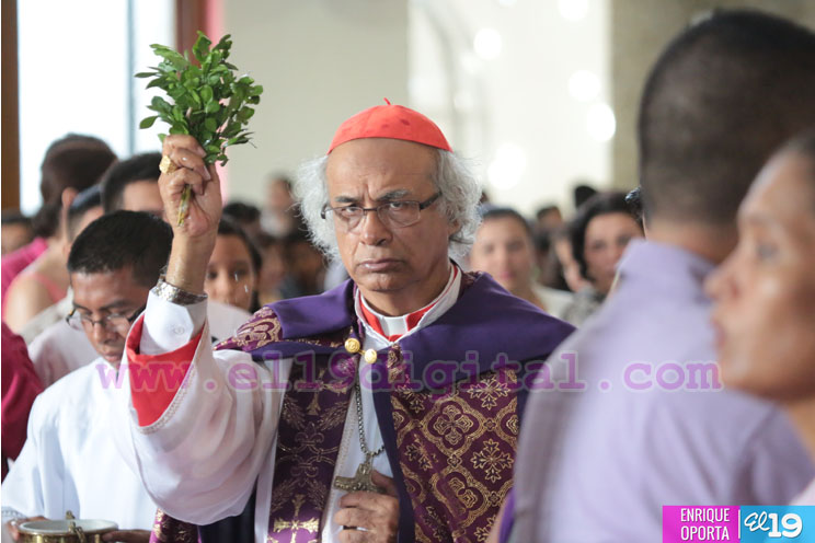 En el inicio del año de la Misericordia iglesia abre Puerta Santa en Catedral de Managua