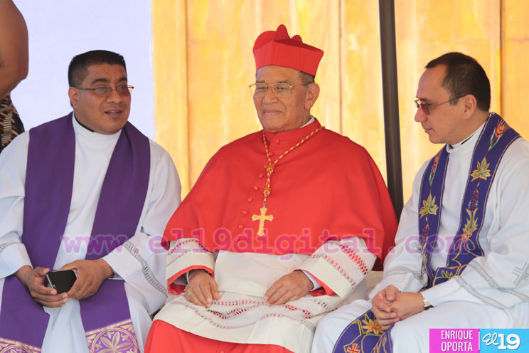 En el inicio del año de la Misericordia iglesia abre Puerta Santa en Catedral de Managua