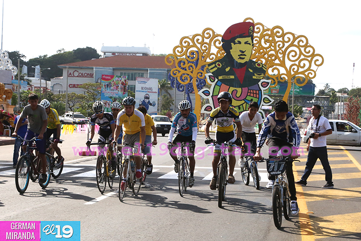 Centenares disfrutaron actividades deportivas en Avenida de Bolívar a Chávez