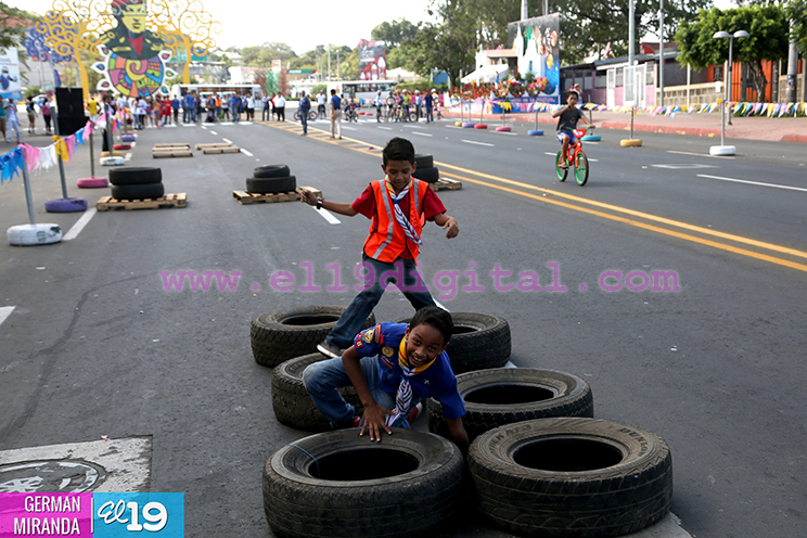 Centenares disfrutaron actividades deportivas en Avenida de Bolívar a Chávez