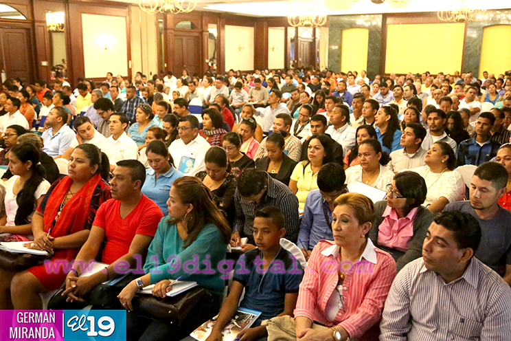 Comunidad educativa celebra encuentro nacional para delinear nuevas rutas de trabajo 2016