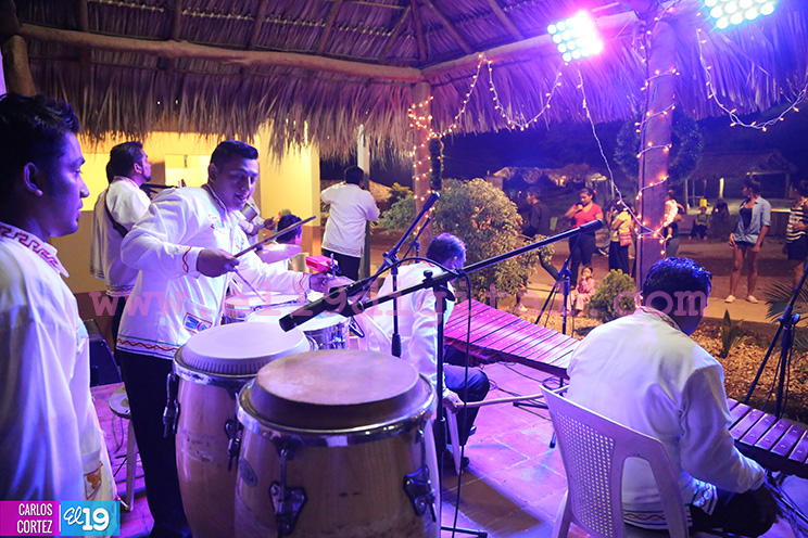 Productos naturales y 100% nicaragüenses despuntan en Feria Navideña de la Economía Familiar
