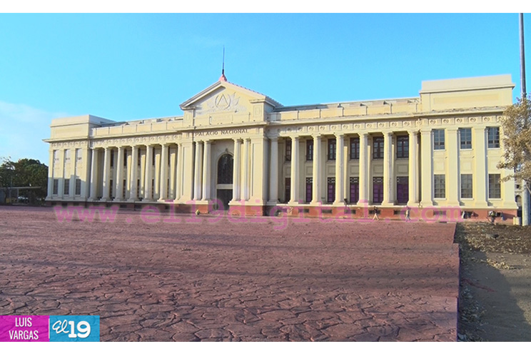 Avanza construcción de Plaza 22 de Agosto