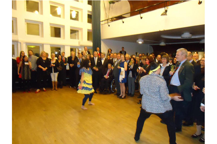 Al ritmo del Palo de Mayo celebran en Finlandia aniversario del ALBA