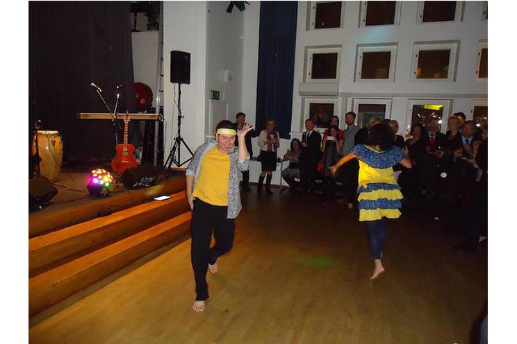Al ritmo del Palo de Mayo celebran en Finlandia aniversario del ALBA