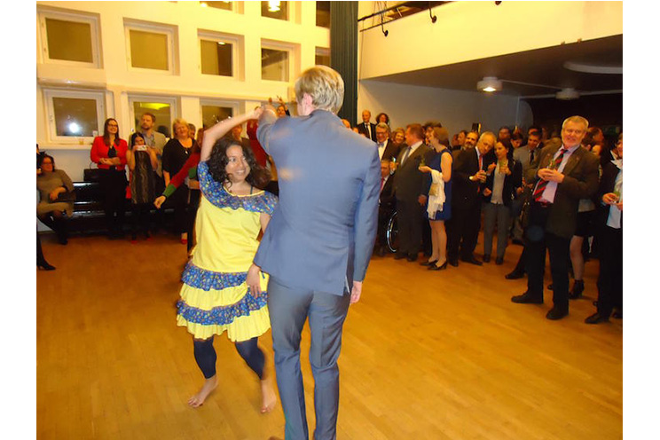 Al ritmo del Palo de Mayo celebran en Finlandia aniversario del ALBA