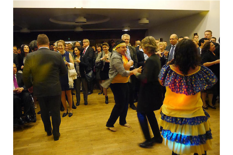 Al ritmo del Palo de Mayo celebran en Finlandia aniversario del ALBA