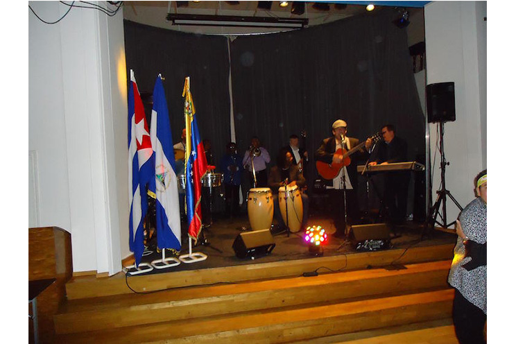 Al ritmo del Palo de Mayo celebran en Finlandia aniversario del ALBA